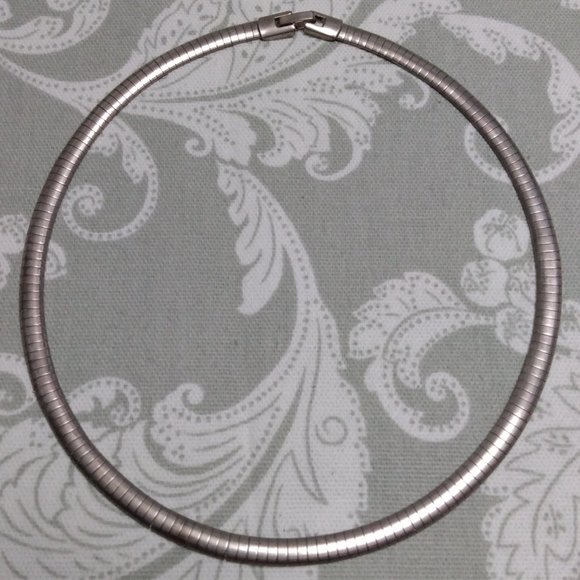 Jewelry - Silver Tone Omega Chain Necklace